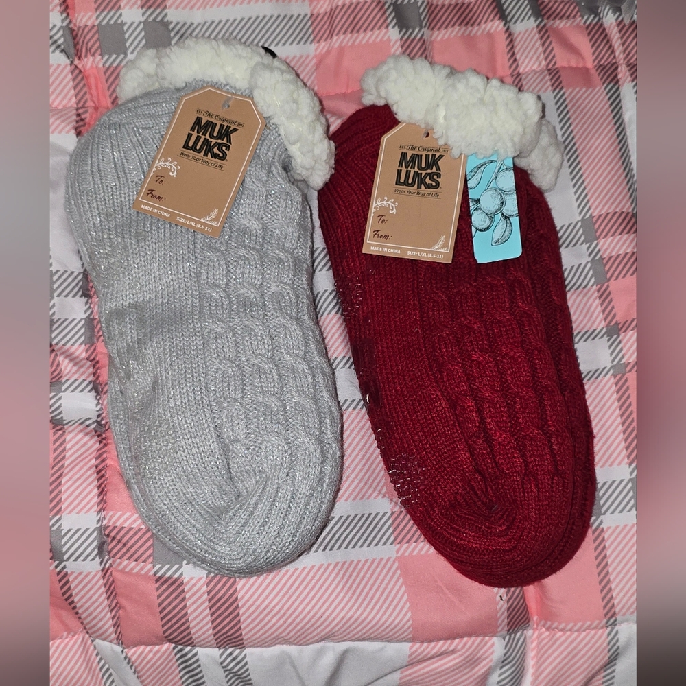 Muk Luks Burgundy and Light Gray Knit Slippers